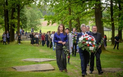 Oběti romského holokaustu mají konečně důstojný památník v&nbsp;Letech u&nbsp;Písku