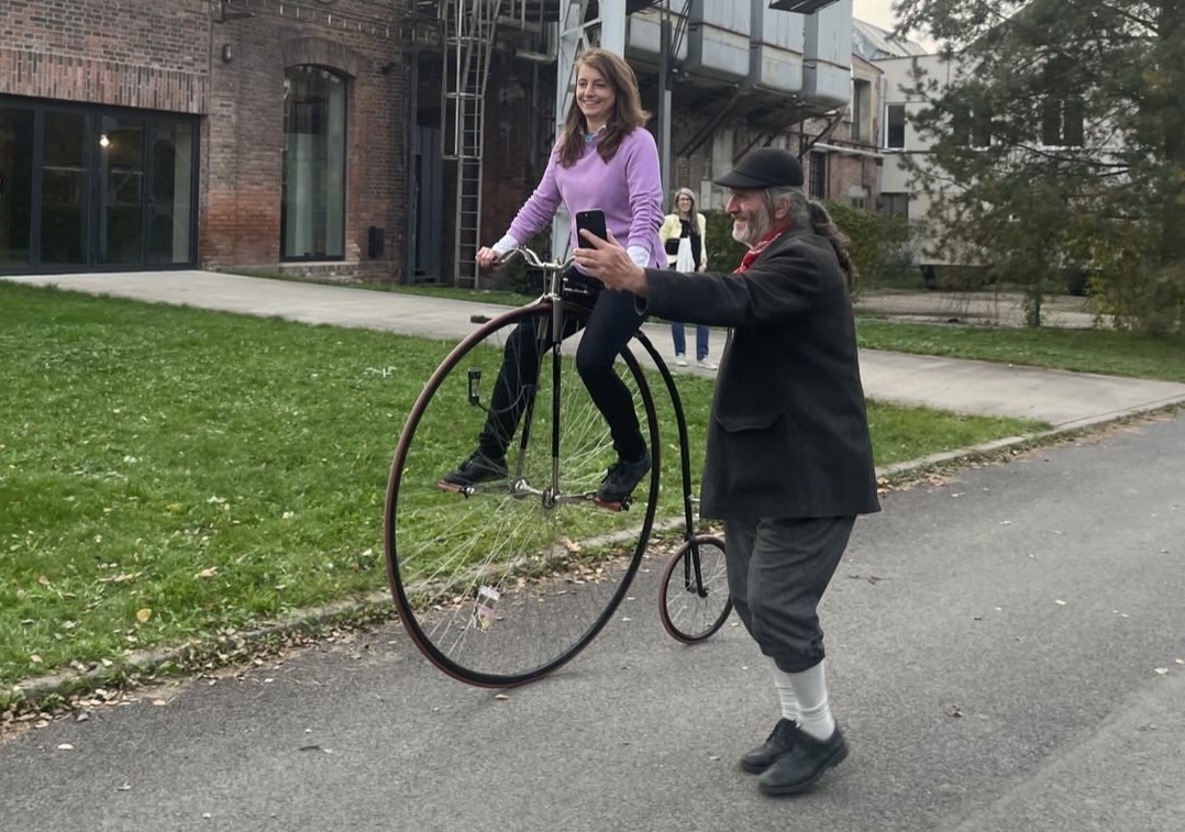 Velocipedistka Adéla Velocipedistka Adéla