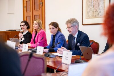 Společně proti násilí - konference v Senátu